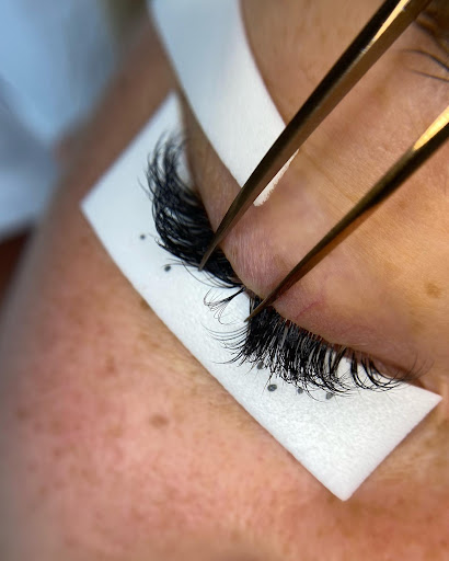 Studio Manetane: Gold Coast Eyelash Extensions & Brow Services - Thumbnail
