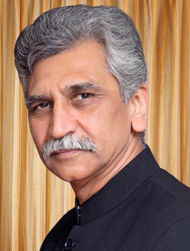 Dr. Manoj K Johar: Best Plastic Surgeon in Delhi, Breast Augmentation, Liposuction, Rhinoplasty In Delhi