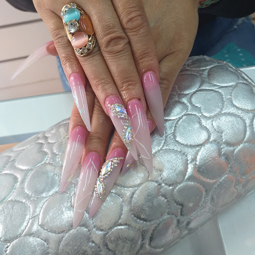 D'chloe Nails - Visual