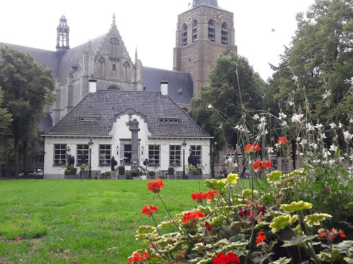Wouw, Nieuwstraat