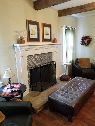 Hoff House - Visual