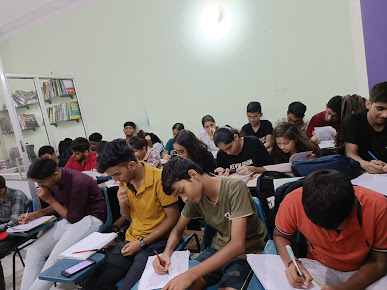 Af1qippv3bmwqkao4yyanixnxldpak2ot0lttglgdepf=s387 K No