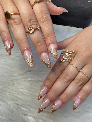 Happy Nails and Beauty Hitchin