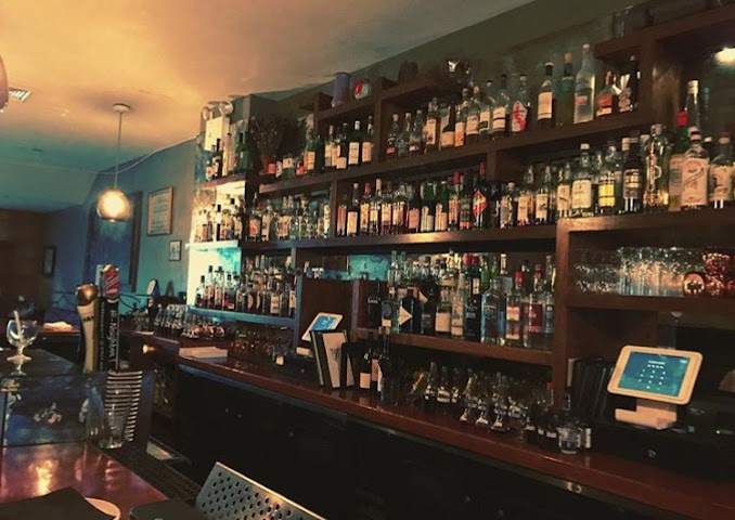 Huckleberry Bar by null