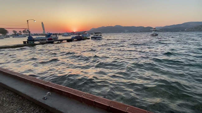 Opinii despre Sotos Ouzeri în Πάτρα - Εστιατόριο