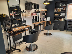 Photo n°23 de Ladyboy Coiffure Llupia homme dame barbier enfant bébé à Llupia (Barbier)