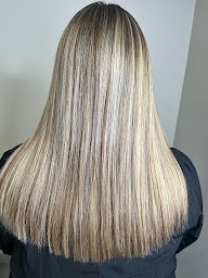 Photo n°12 de M&Vous à La Chapelle-de-Guinchay (Salon de coiffure)