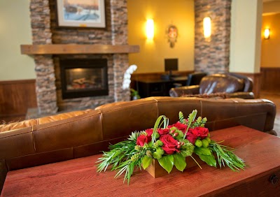 Photos of Gold Eagle Lodge