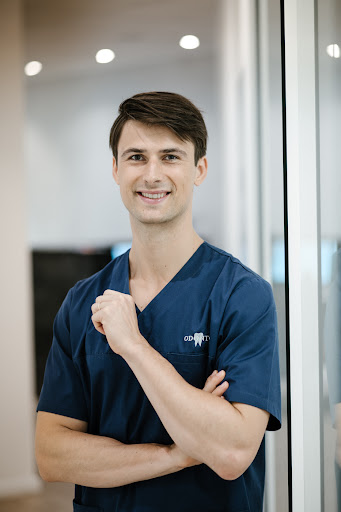 lek. dent. Dawid Słomczewski, Stomatolog