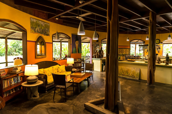 Iguana Lodge Beach Resort by null