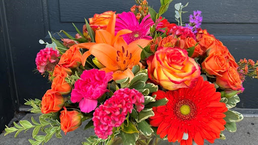 Ruth's Flowers & Gifts - Thumbnail