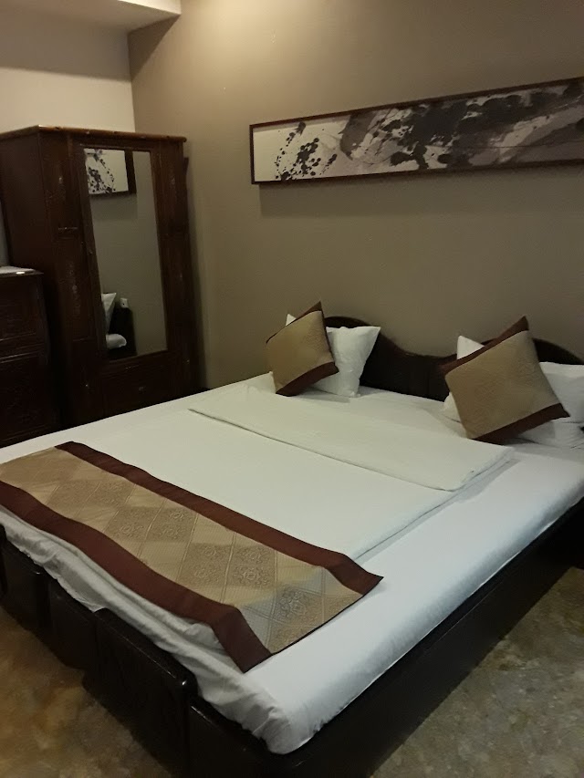 Khách sạn Hồng Ngọc