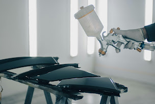 Photo n°1 de AKH MOTORS CARROSSERIE à Mézières-sur-Seine (Mécanicien)