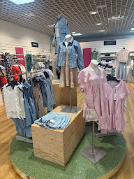Photo n°4 de Galeries Lafayette Besançon à Besançon (Magasin de vêtements pour femmes)