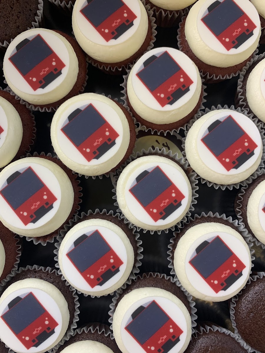 Michelle's Cupcakes — photo 11