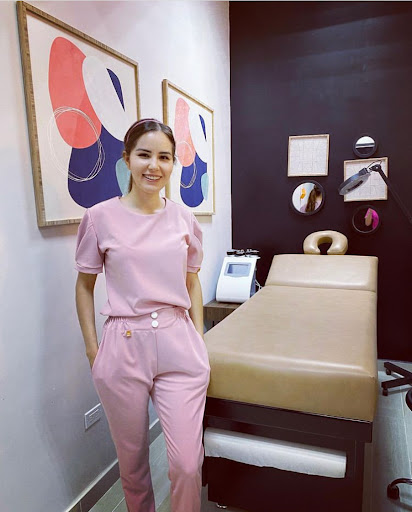 Nutrióloga Sahara Ceceña López, micropuntura de estrías y aparatología corporal