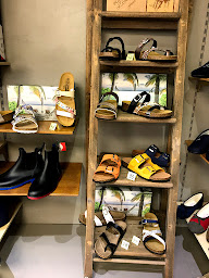 Photo n°7 de IM CHAUSSEUR Femme Et Homme Plus Rayon Confort à Viroflay (Magasin de chaussures)