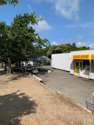 Public Elementary School Jules Verne Logo