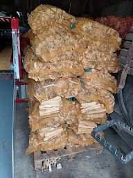 Photo n°2 de Les Buchettes de l'Andelle à Heuqueville (Magasin de bois de chauffage)