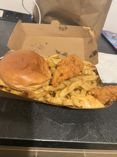 Photo 1 - Burger grill 76