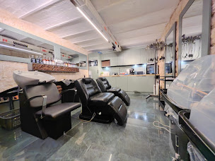 Photo n°18 de Woody Saeïé - Paris à Paris (Salon de coiffure)