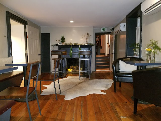 Field & Main Restaurant
