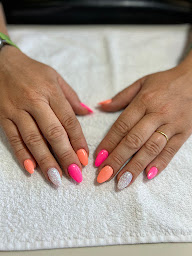Photo n°2 de Starlight Ongles à Villeurbanne (Salon de manucure)