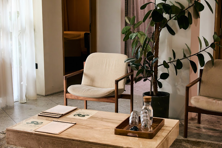 Glasshouse Salon by null