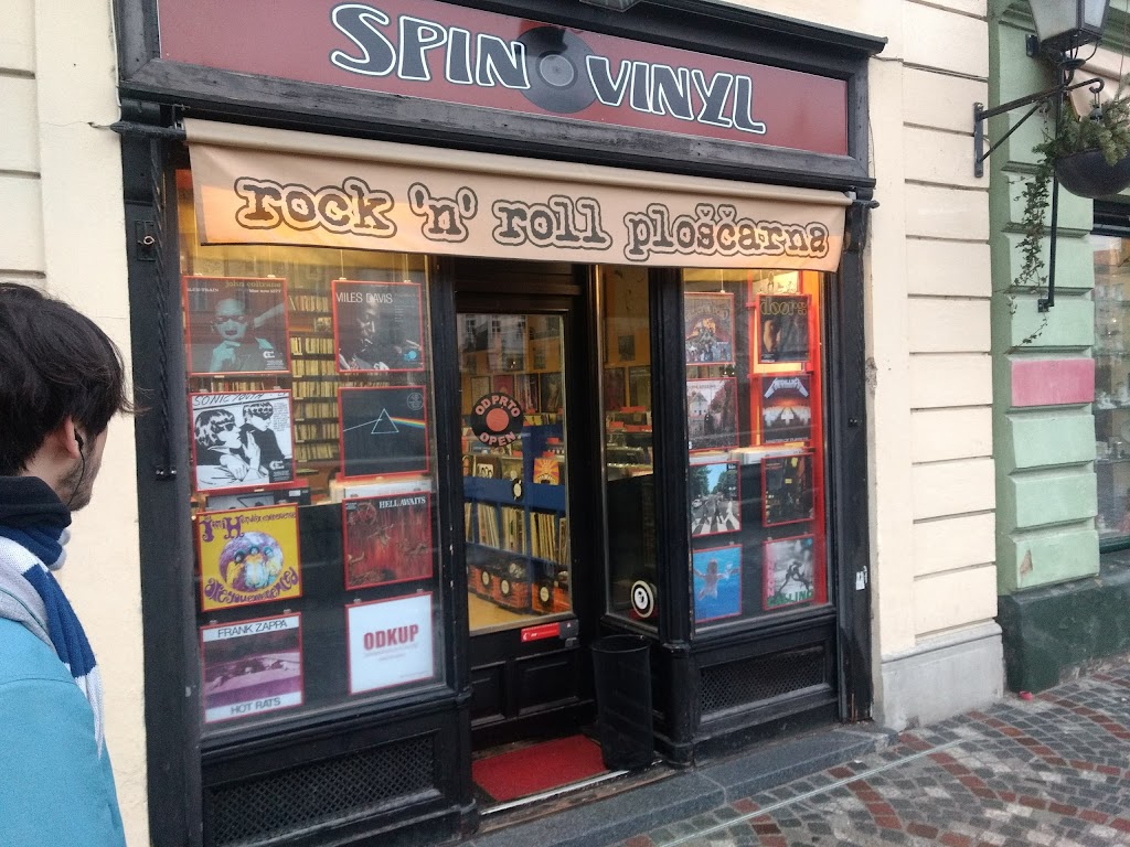 Spin Vinyl, Ljubljana — Gallusovo nabrežje, telefon (01) 10 18, åbningstider