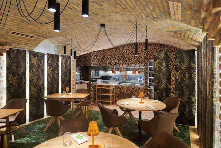 Platán Gourmet Restaurant by null
