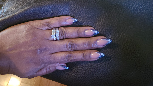 Everlasting Glow Nails & Beauty Bar Gallery - United States