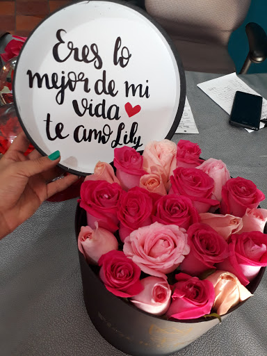 More Than Roses Frontera Gallery - Mexico