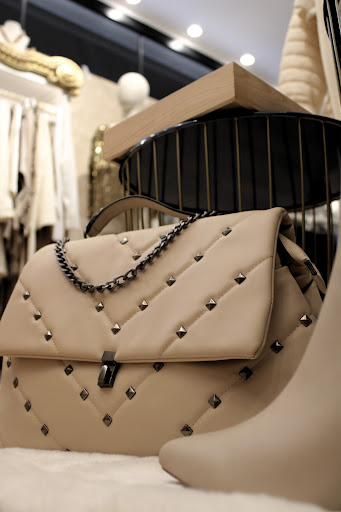 Doña Lola Boutique - Thumbnail