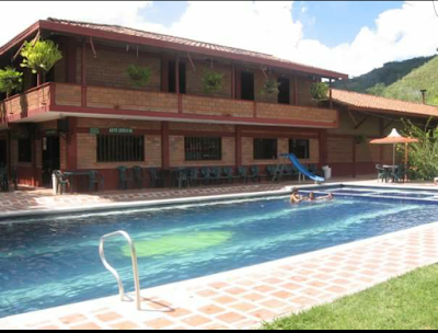 Photos of Servicentro Puerto Nus.