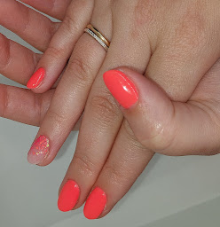 Photo n°13 de Ongles d'émeraude à Saint-Ambroix (Salon de manucure)