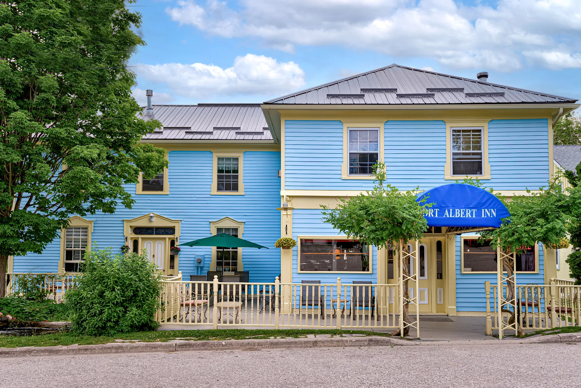 Port Albert Inn. Rooms, Suites, and Cottages.