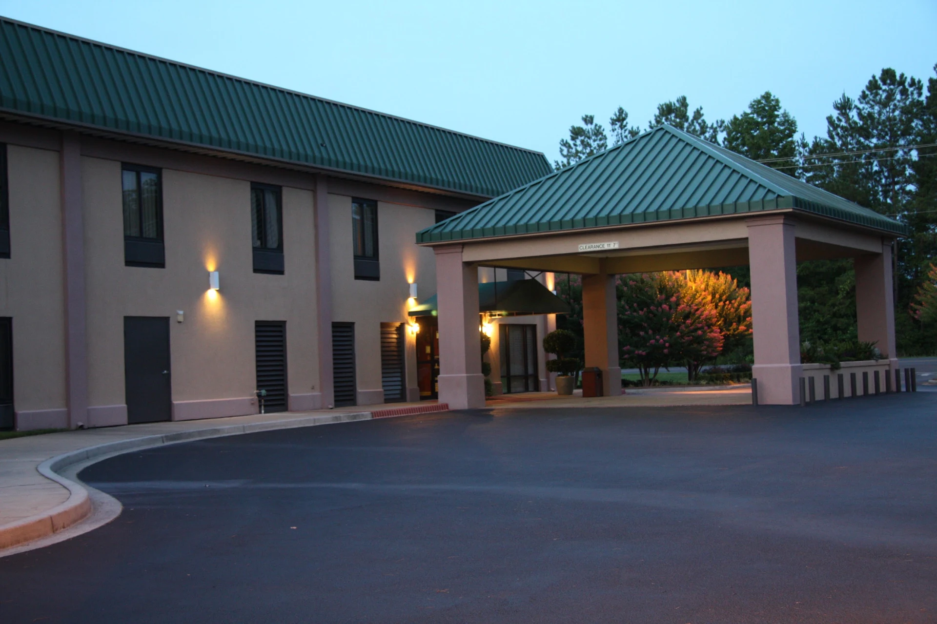 Moncks Corner Inn