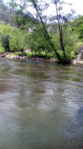 Praia fluvial de Avô Número de telefone
