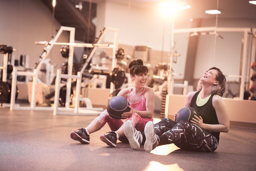 Lady's fitness. Спорт зал леди фитнес.