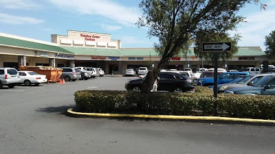 Waiakea Center FoodCourt & Retail Outlet