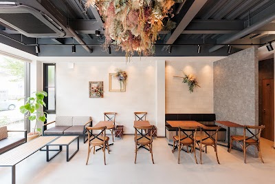 パティスリー＋カフェ モンスリール（Pâtisserie + Café Mon sourire）