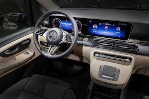 Photo n°23 de SVI 71 - Mercedes-Benz VI & VUL - Garage Saint Loup - SVI CHALON SUR SAONE à Saint-Loup-de-Varennes (Atelier de réparation pour poids lourds)