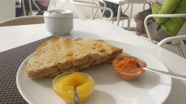 À margem