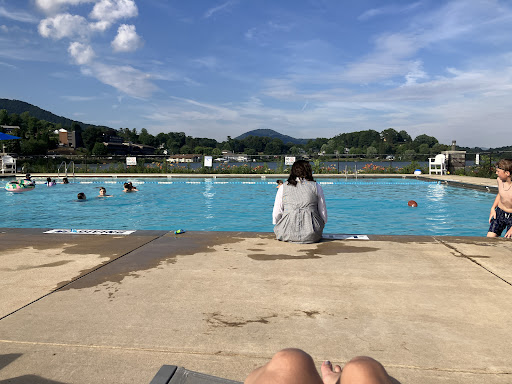 Gold Standard Vacation Rental - Thumbnail