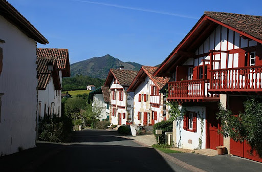 Photo de Hôtel Mendionde à Saint-Pée-sur-Nivelle (64310)