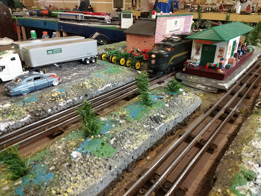 Lindsay Train Show Logo