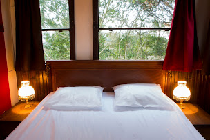 Photo n°43 de Camping Insolite le Haut Village à Saint-Michel-Chef-Chef (Terrain pour camping-cars)