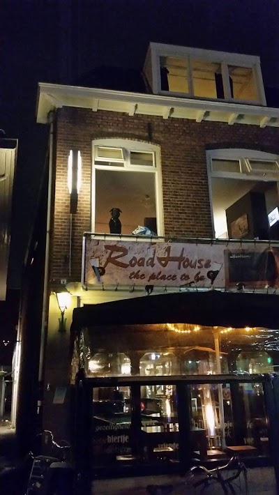 Photos of Caf&eacute; Road House