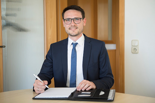 Julian Scheller Versicherungsmakler für Berufsunfähigkeitsversicherungen