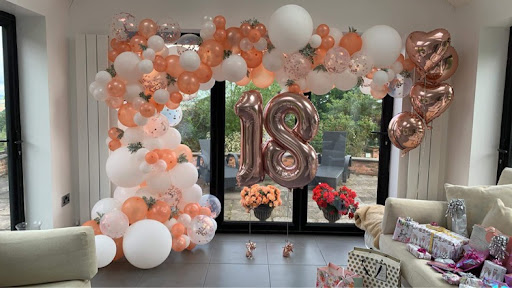 Olive & Ivy flowers & balloons - Thumbnail